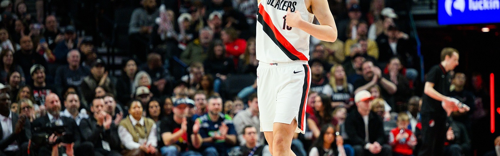 九游体育-杨瀚森谈第一年打NBA感受：快 转换快&amp;节奏快&amp;要不停地折返跑